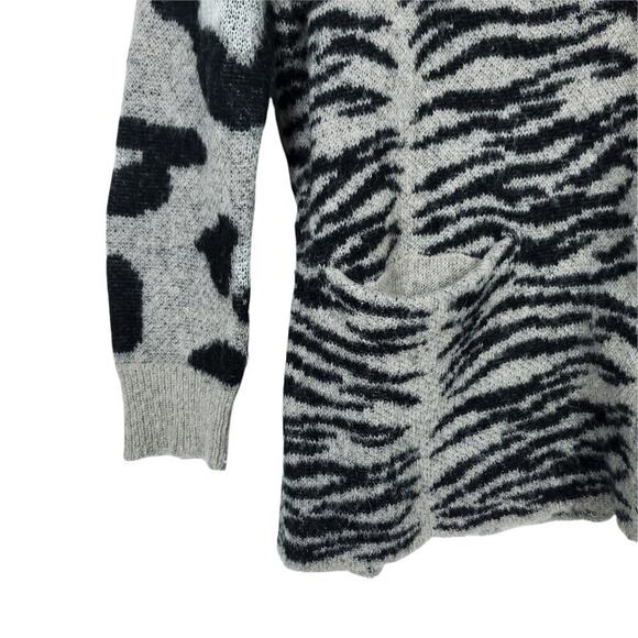Wildfox Cardigan Small Leopard Zebra Animal Print Black Gray Oversized Cozy - Picture 4 of 8
